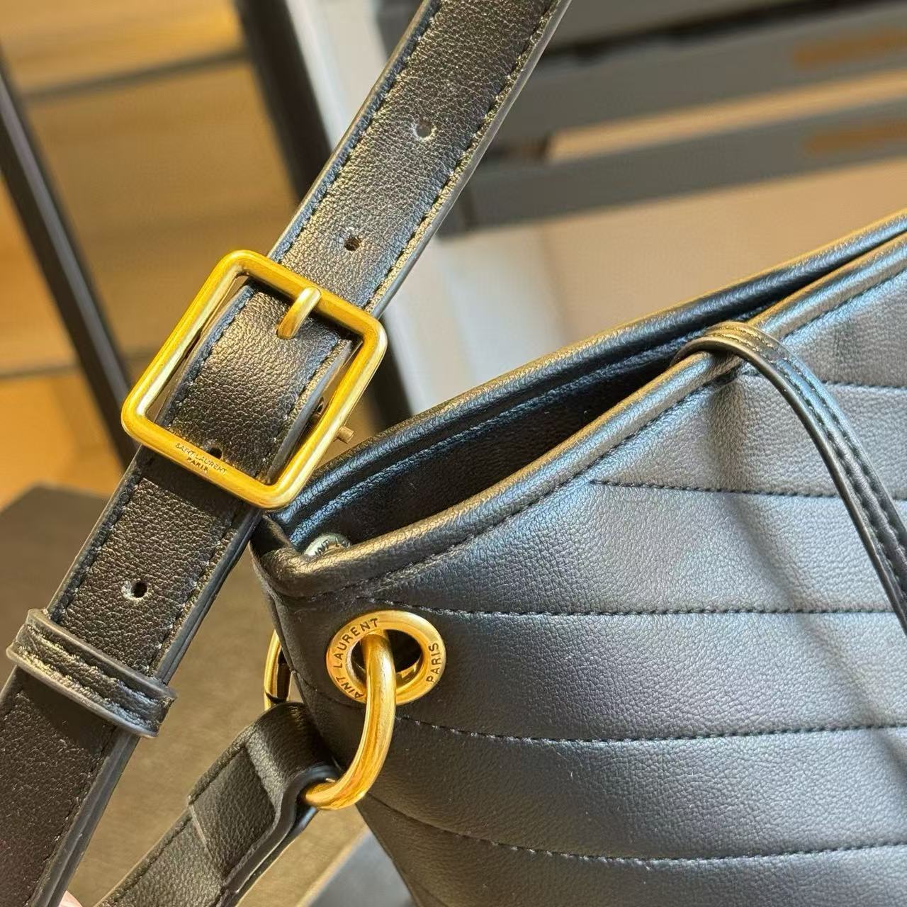 YSL レザーバケットバッグ【50％割引+送料無料】