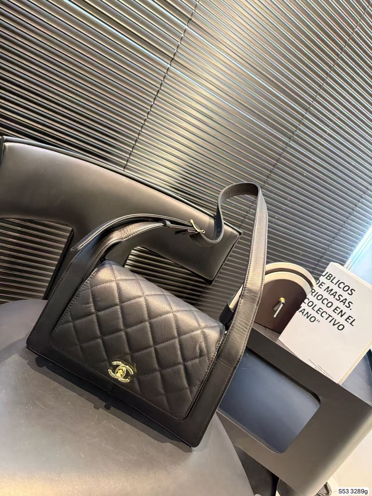 CHANE1 ダブルC レザーショルダーバッグ【50％割引+送料無料】