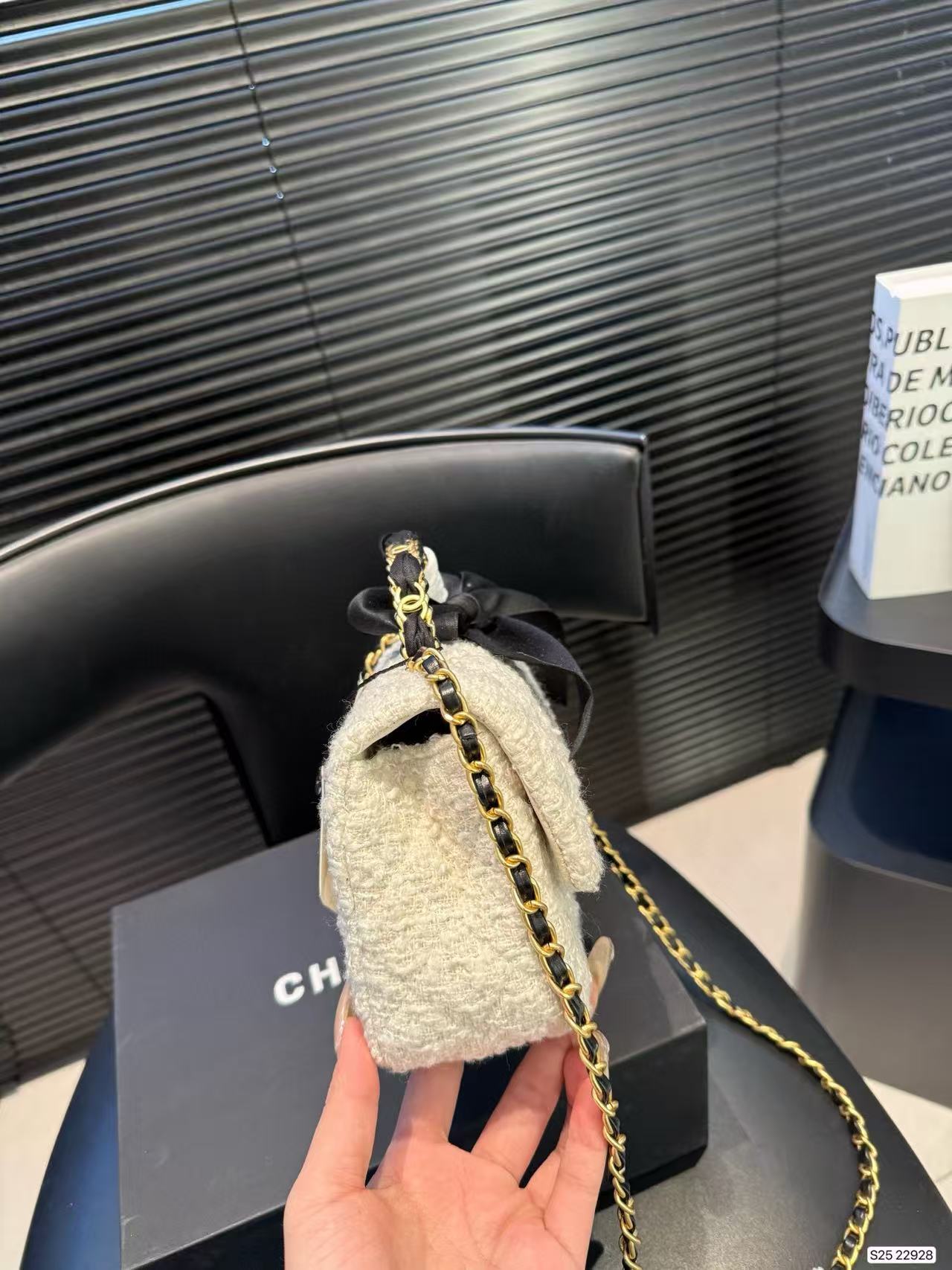 CHANE1 ベルベットチェーンショルダーバッグ【50％割引+送料無料】