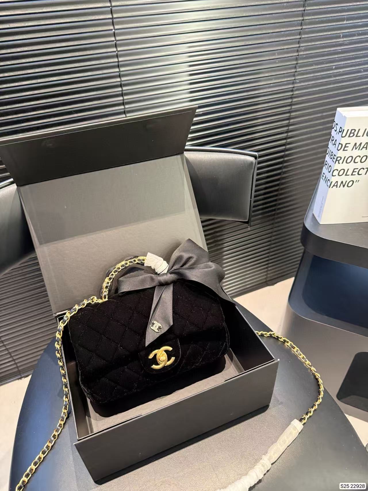 CHANE1 ベルベットチェーンショルダーバッグ【50％割引+送料無料】