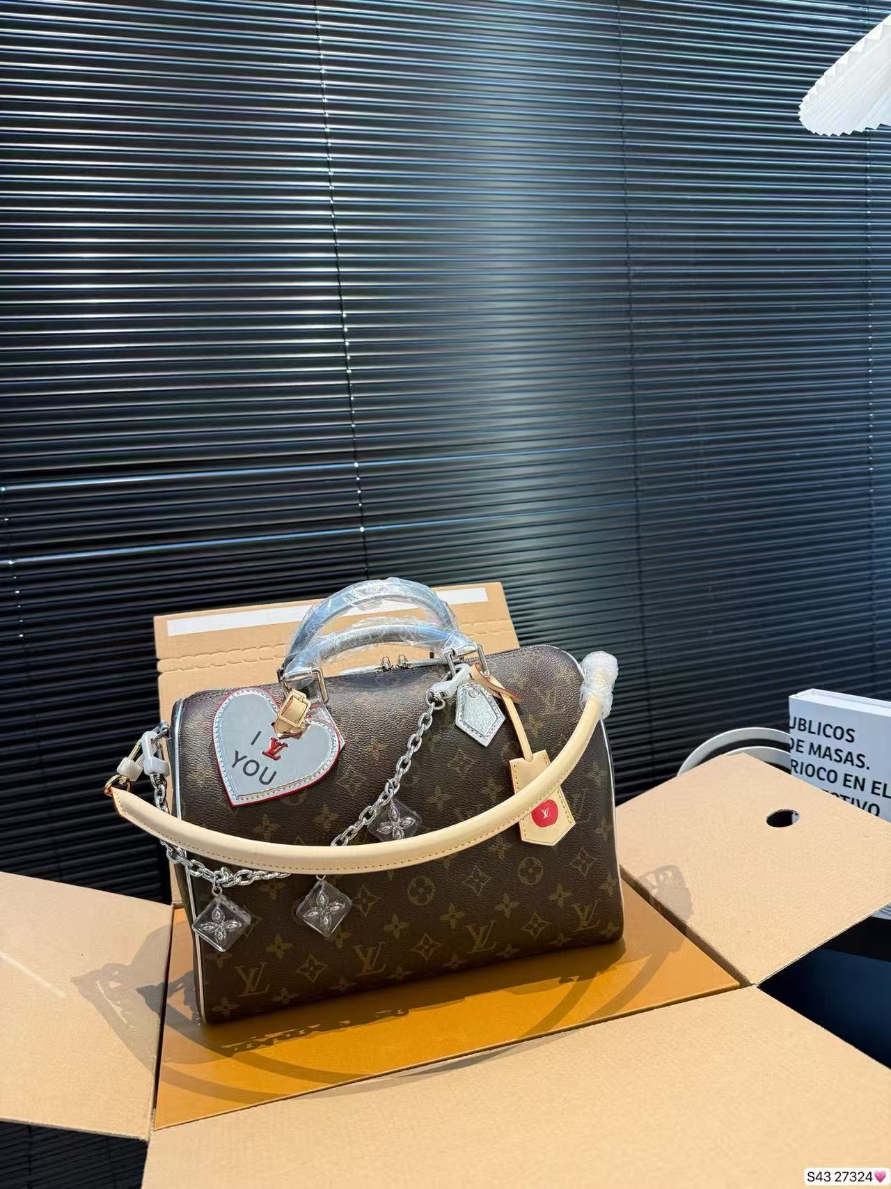 LVチェーンハンドバッグ【50％割引+送料無料】