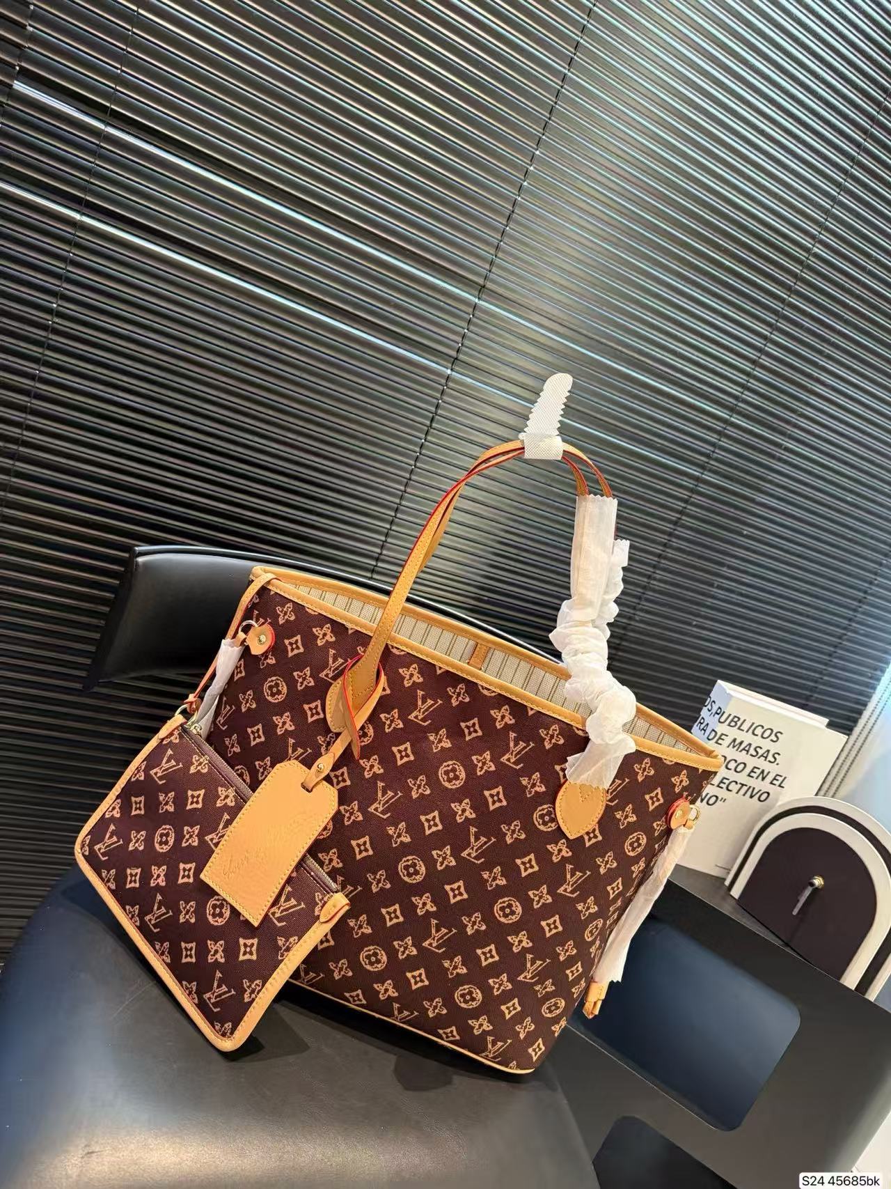 LV Neverfull買い物袋【50％割引+送料無料】
