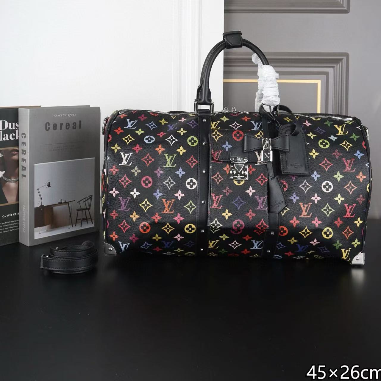 LVのカラフルプリントトラベルバッグ【50％割引+送料無料】