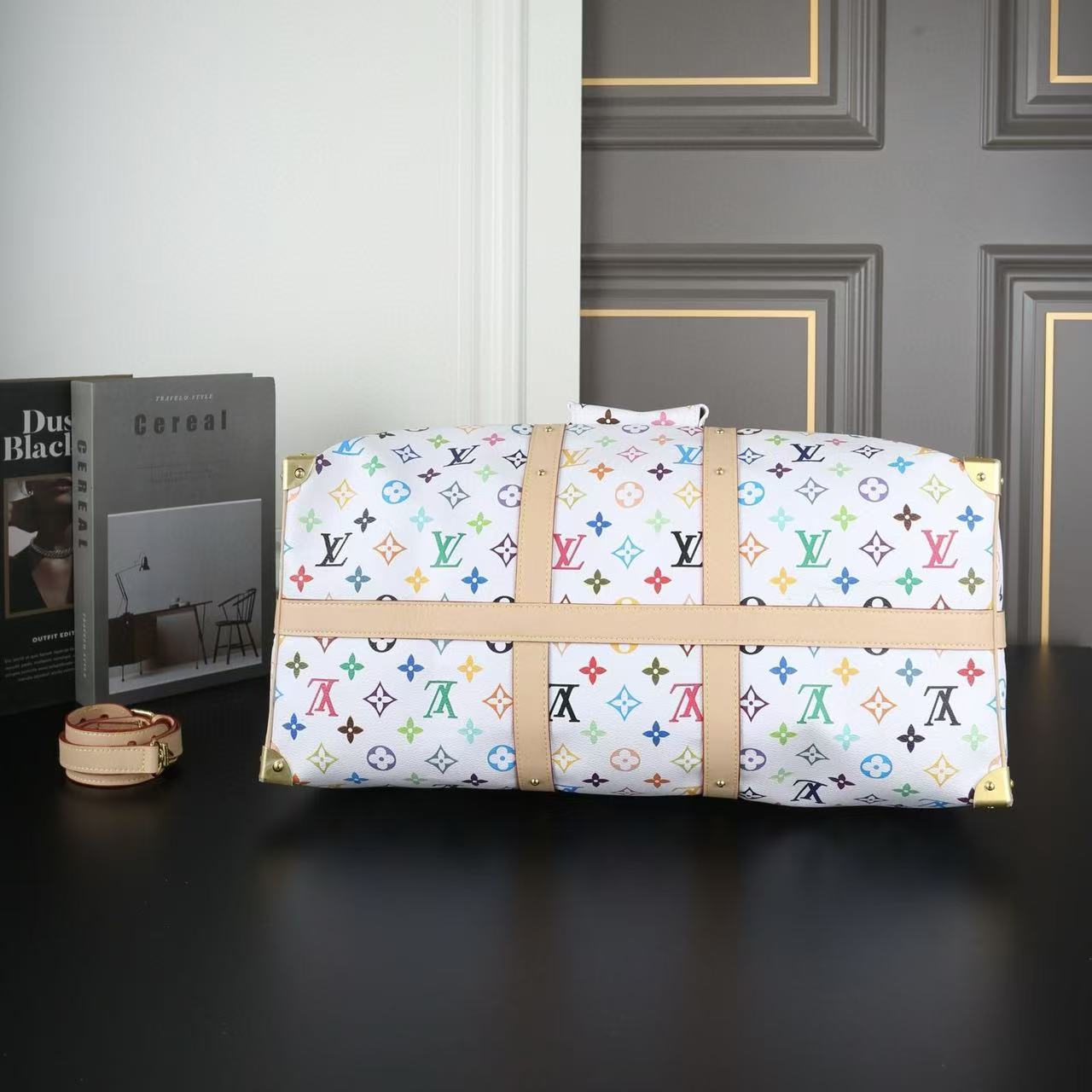 LVのカラフルプリントトラベルバッグ【50％割引+送料無料】