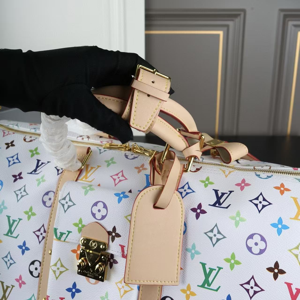 LVのカラフルプリントトラベルバッグ【50％割引+送料無料】