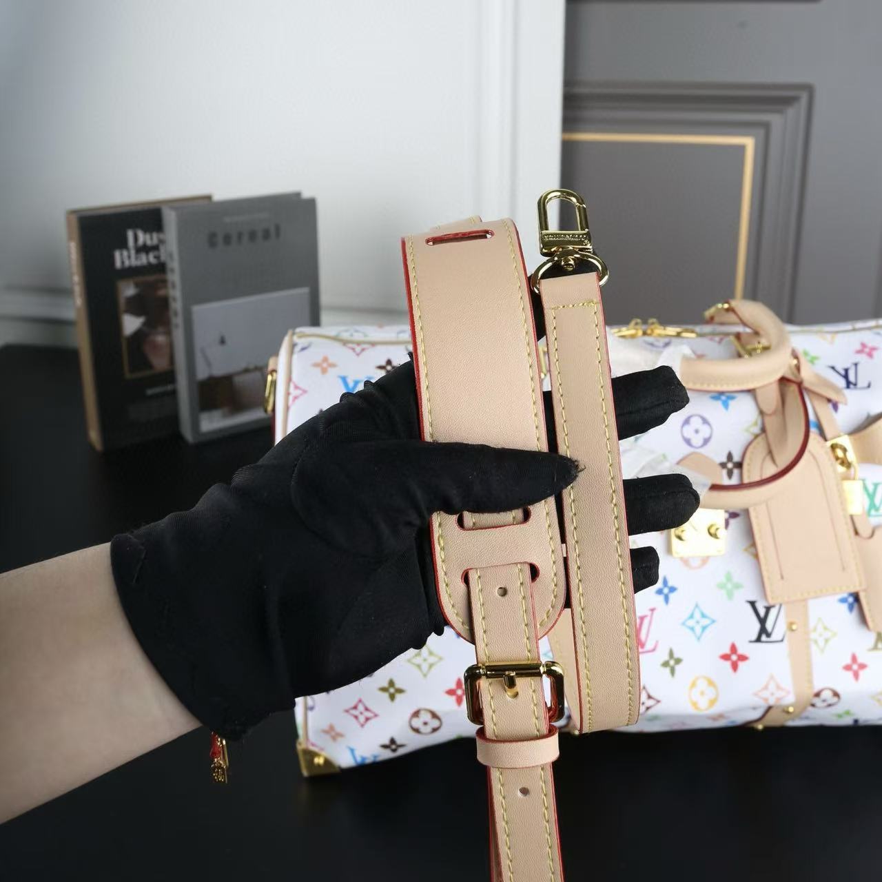 LVのカラフルプリントトラベルバッグ【50％割引+送料無料】