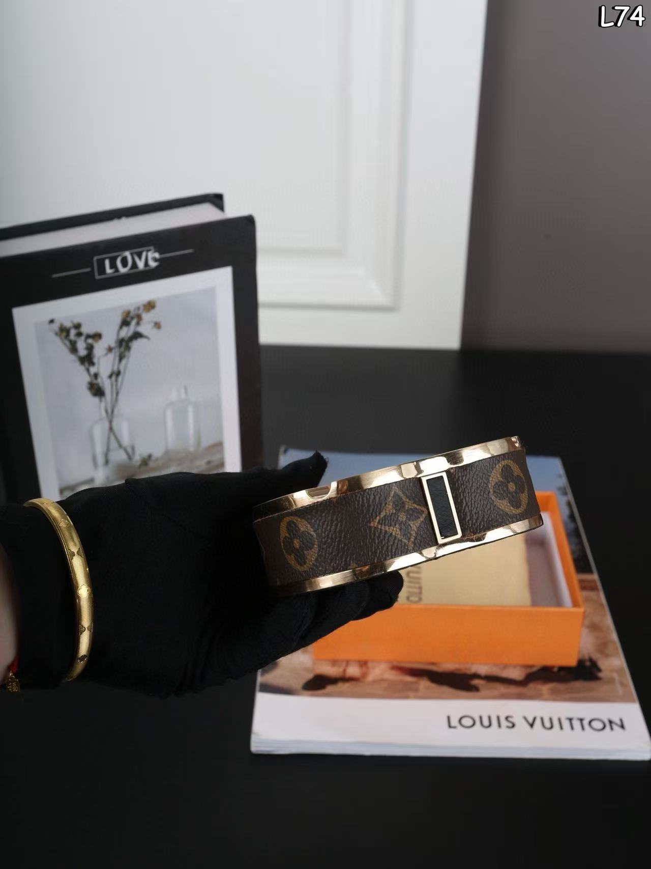 LV四つ葉のクローバー灰皿【50％割引+送料無料】