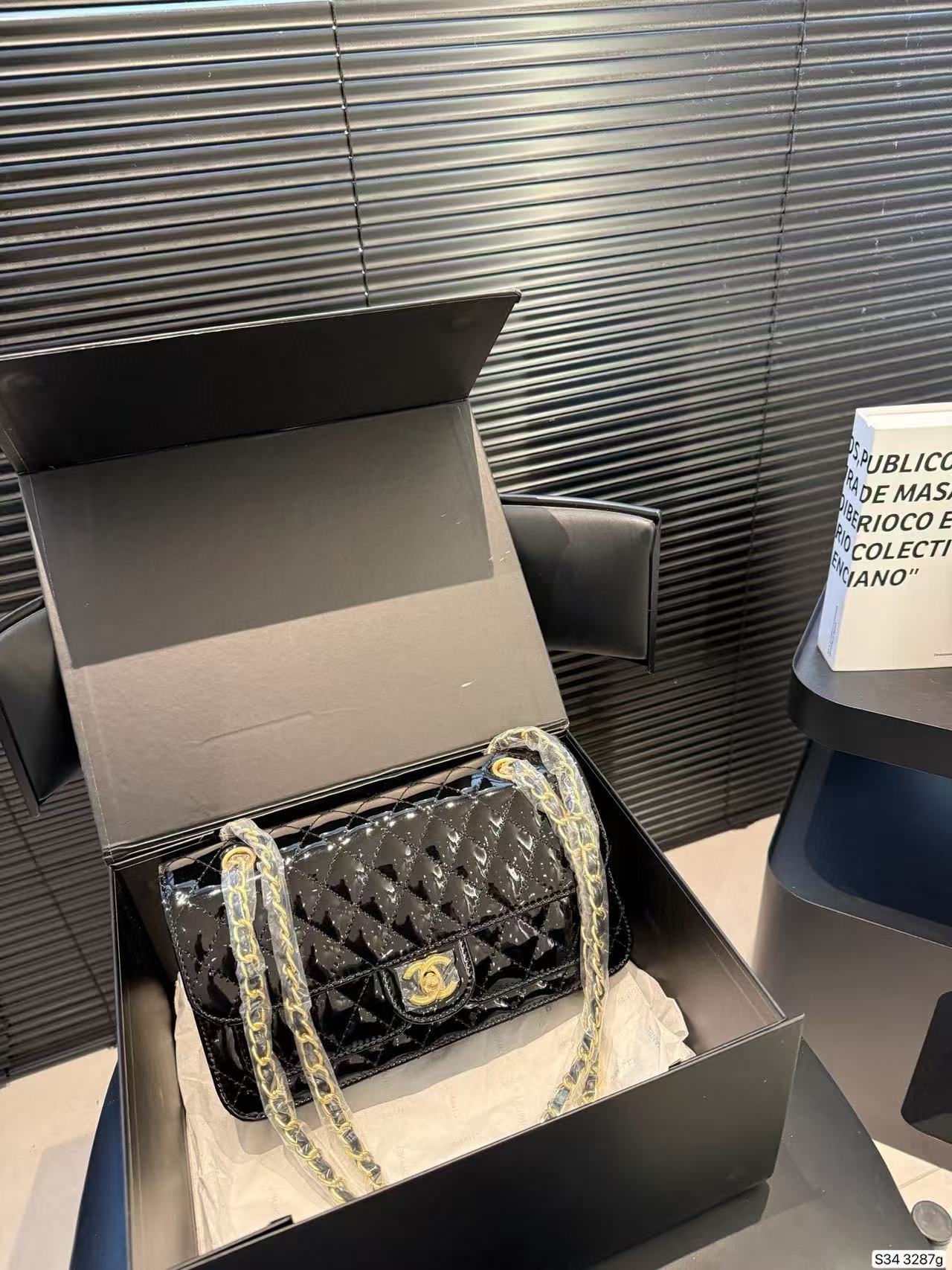 CHANE1 パテントレザー チェーンショルダー/クロスボディバッグ【50％割引+送料無料】