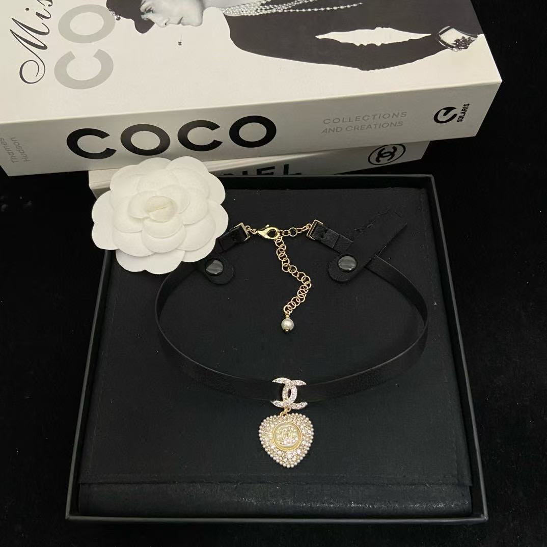 CHANE1 レザー ダブルC ダイヤモンドネックレス【50％割引+送料無料】