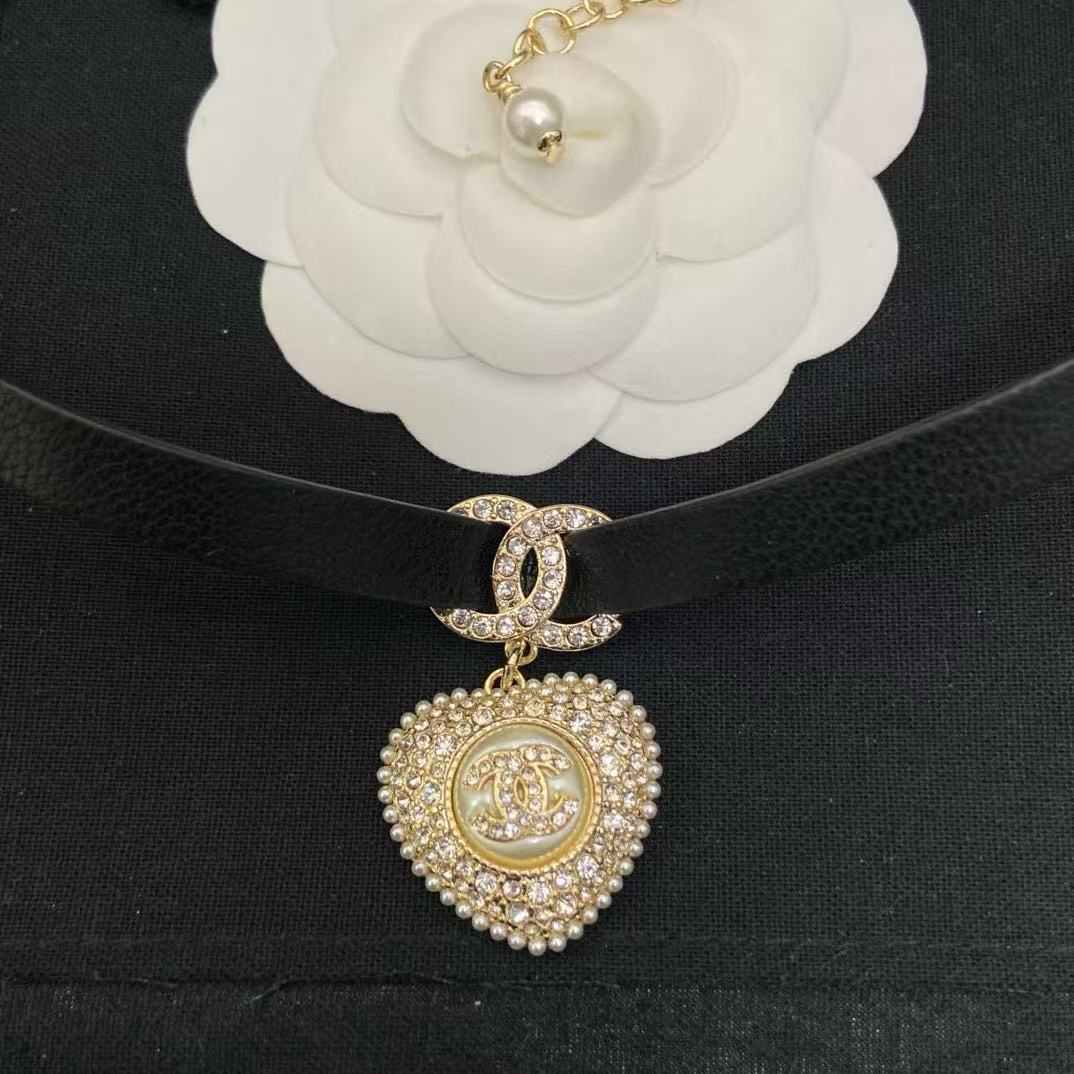 CHANE1 レザー ダブルC ダイヤモンドネックレス【50％割引+送料無料】