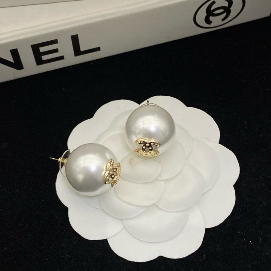 CHANE1 ダブルC パール スタッドピアス【50％割引+送料無料】