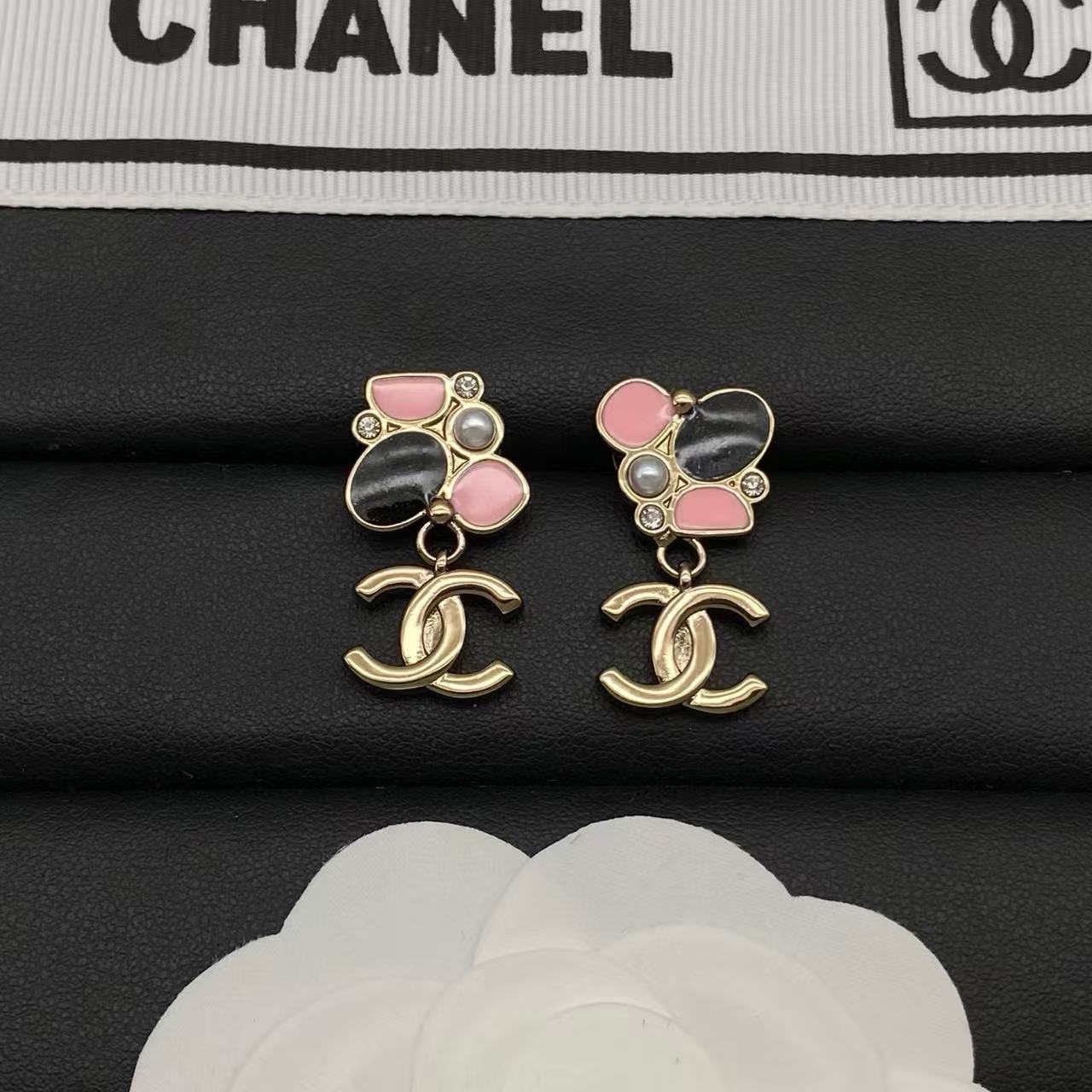 CHANE1 ダブルC ツートンスタッドピアス【50％割引+送料無料】