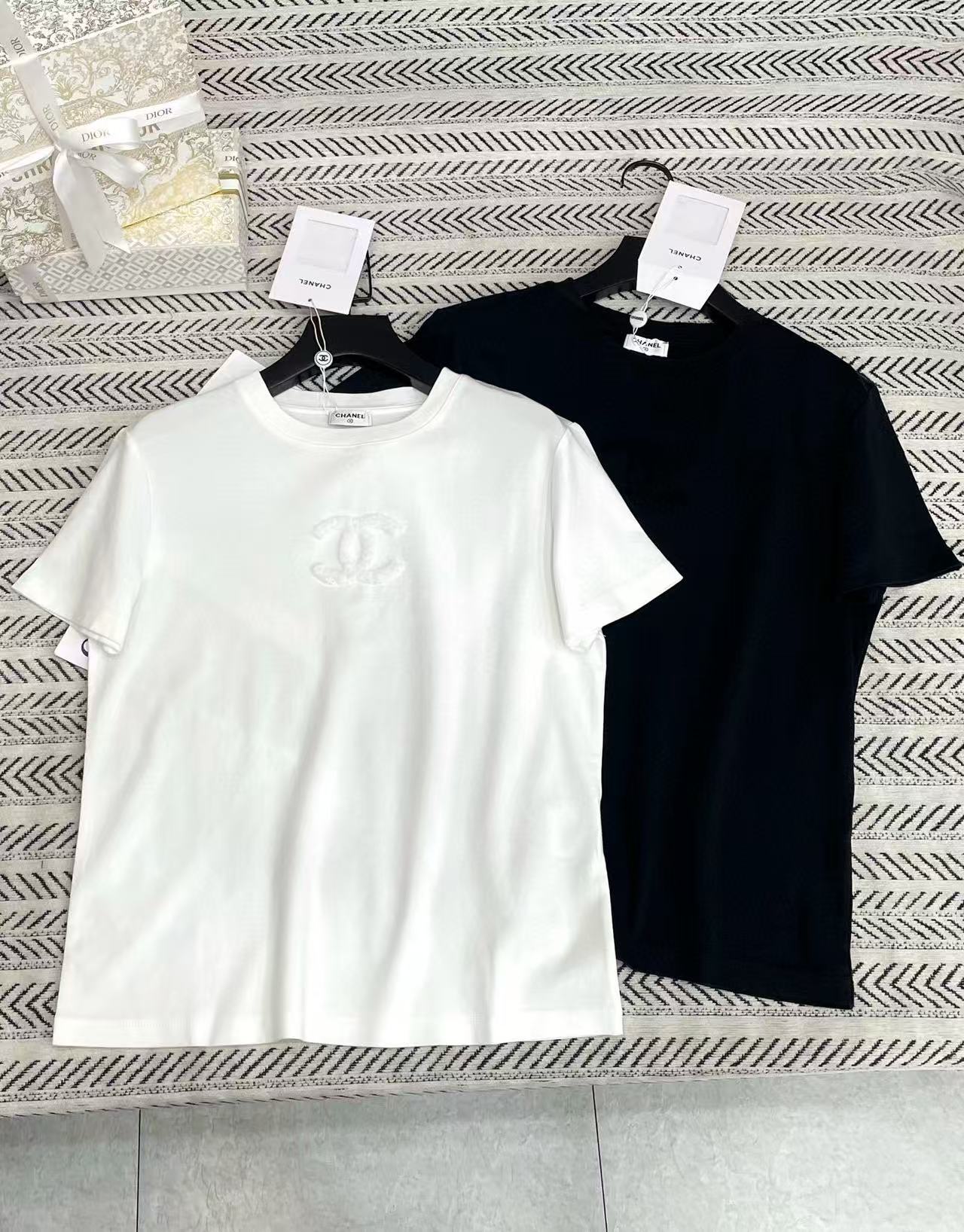 CHANE1 ダブルC シンプル3DロゴTシャツ【50％割引+送料無料】【50％割引+送料無料】