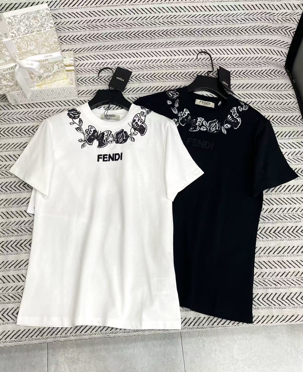 FEND1 ボウエンブロイダリー ハンドビーズ レターTシャツ【50％割引+送料無料】