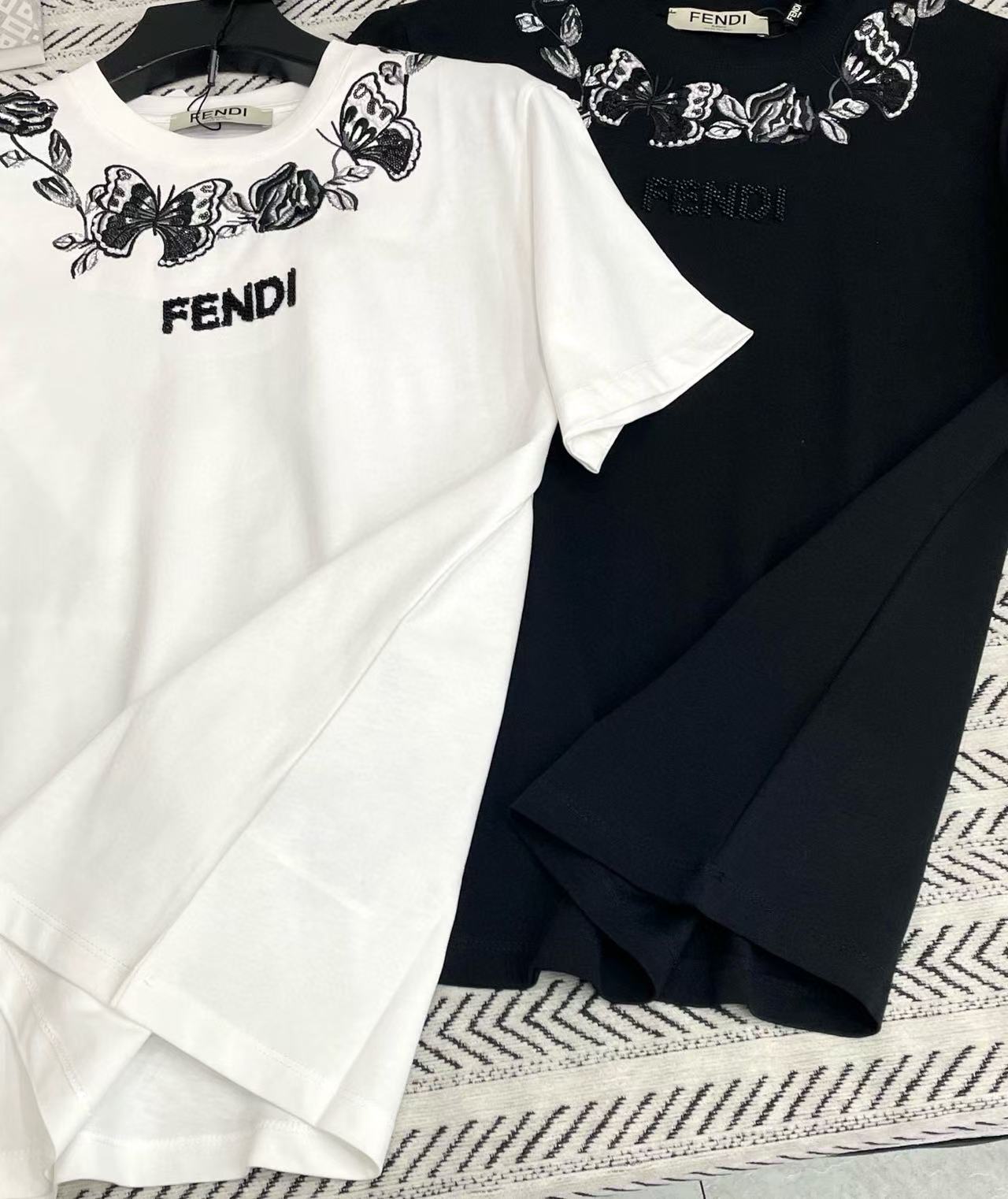 FEND1 ボウエンブロイダリー ハンドビーズ レターTシャツ【50％割引+送料無料】