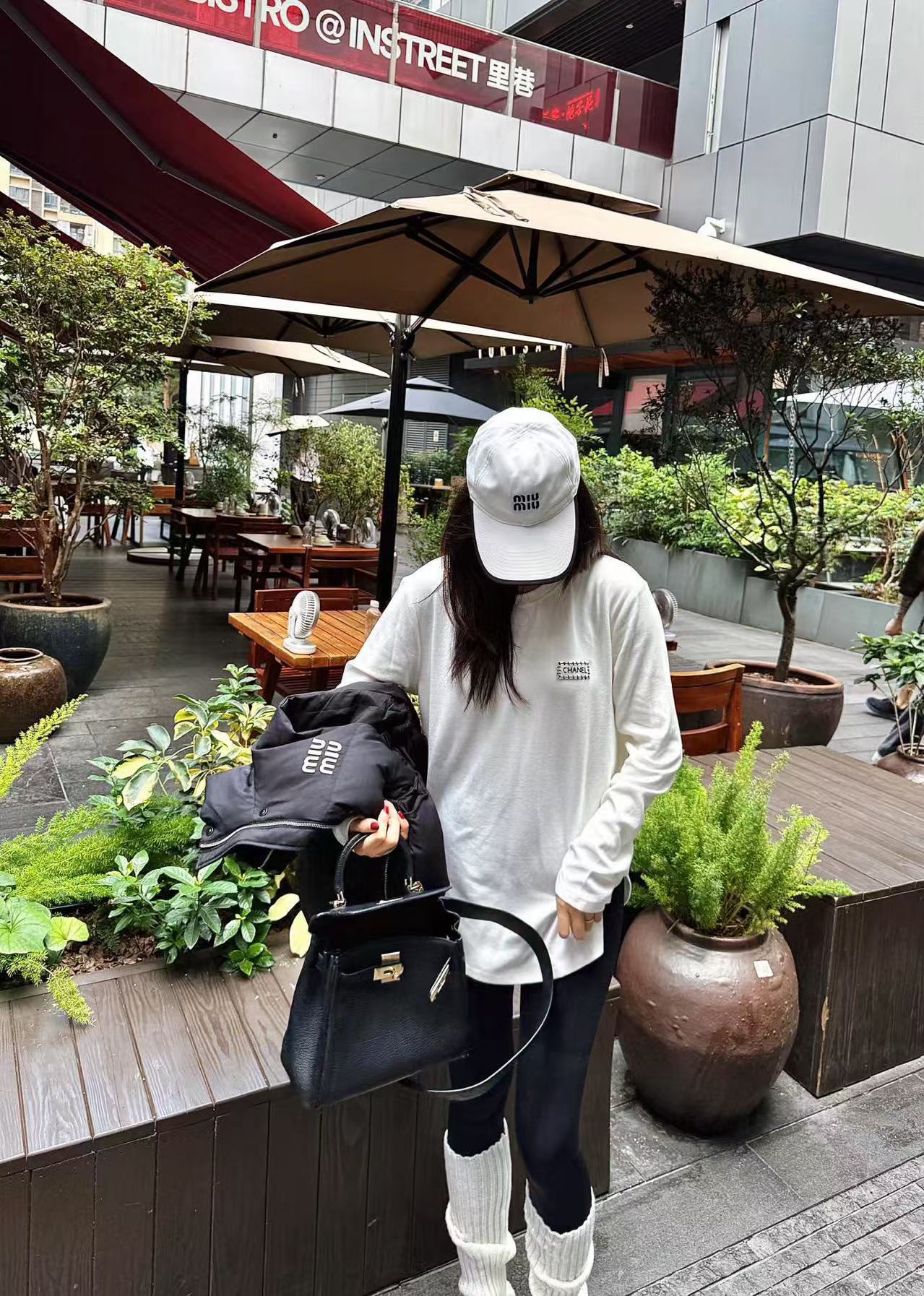 CHANE1 シンプルレターブラッシュロングスリーブTシャツ【50％割引+送料無料】