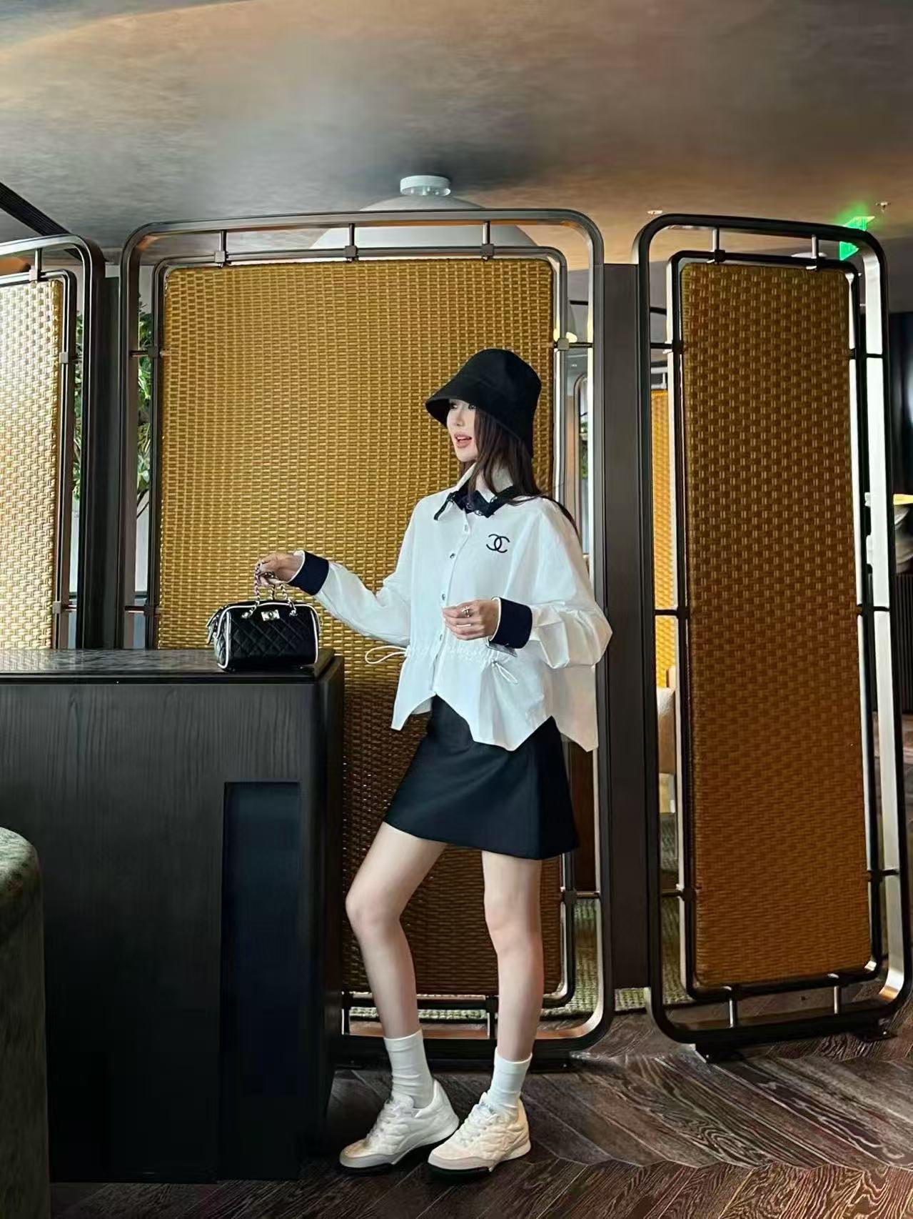 CHANE1 ダブルC ウエスト絞りドローストリングシャツ【50％割引+送料無料】