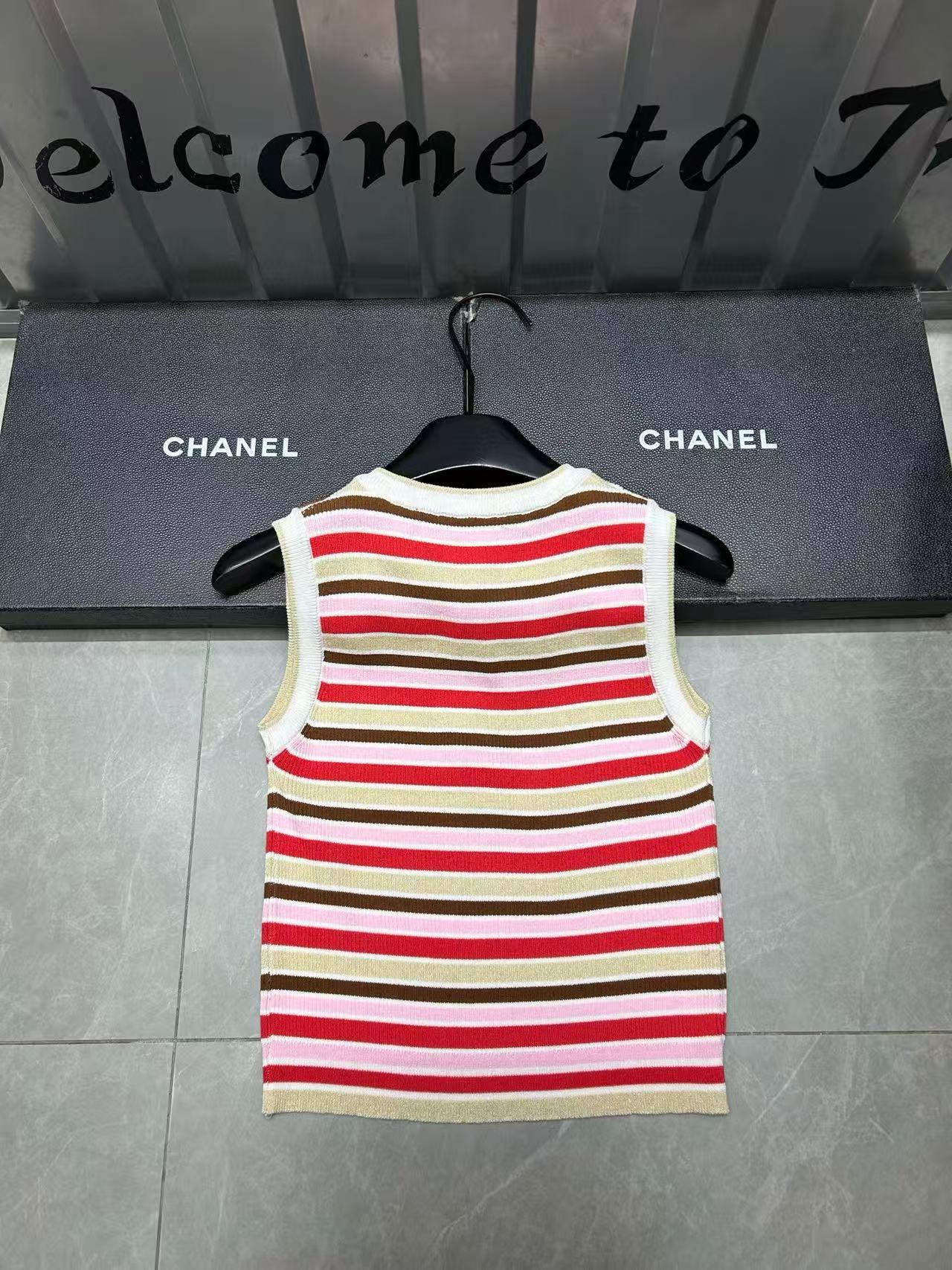 M1UM1U 刺繍入りレターストライプウールベスト【50％割引+送料無料】