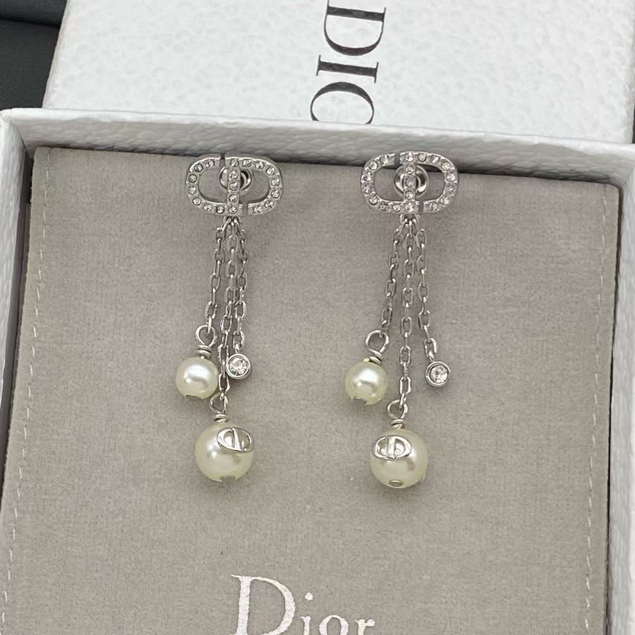 DI0R CDタッセルパールイヤリング 【50％割引+送料無料】