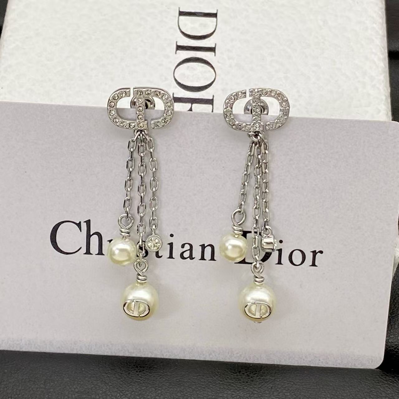 DI0R CDタッセルパールイヤリング 【50％割引+送料無料】