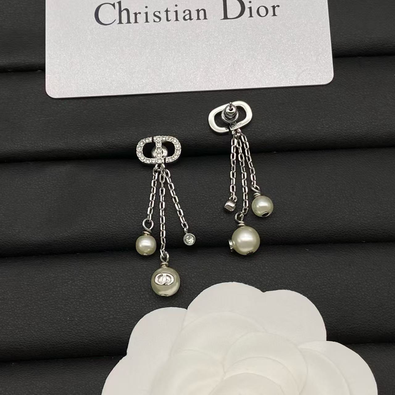 DI0R CDタッセルパールイヤリング 【50％割引+送料無料】