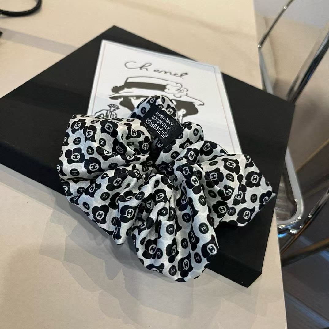 CHANE1 ダブルC フルロゴ ヘアタイ【50％割引+送料無料】