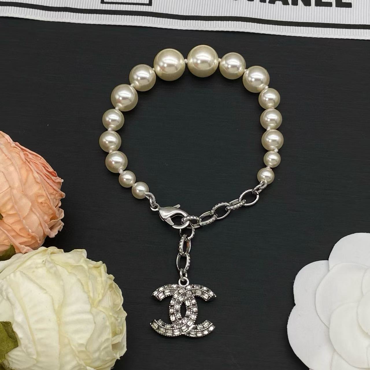 CHANE1 ダブルC パールブレスレット【50％割引+送料無料】