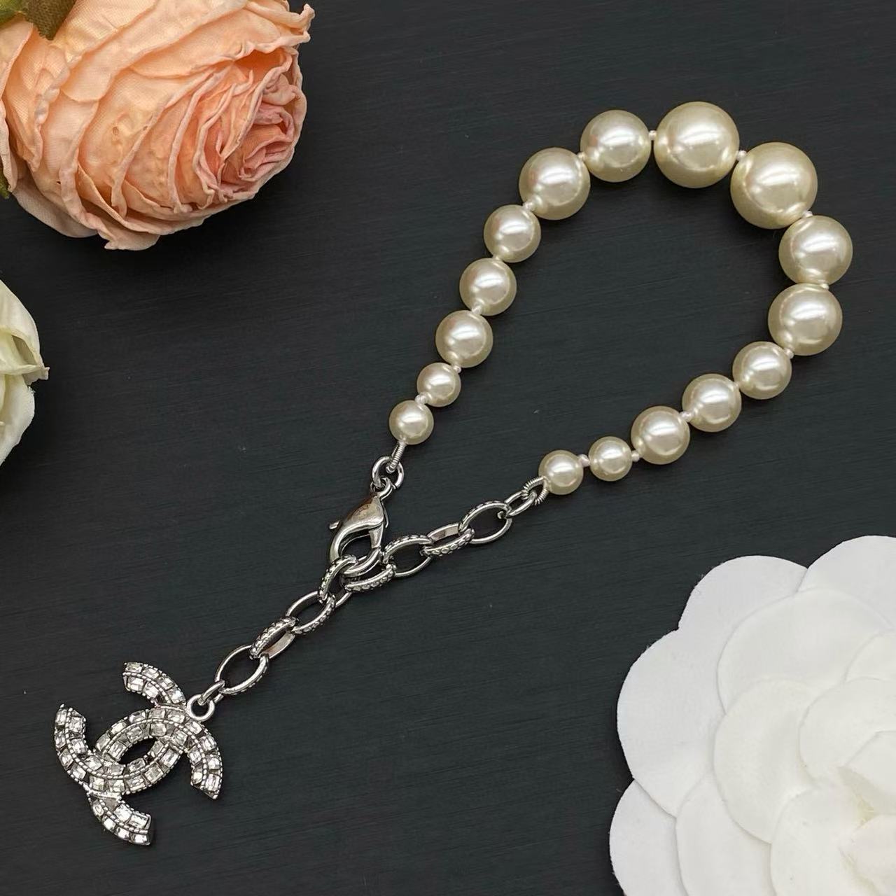 CHANE1 ダブルC パールブレスレット【50％割引+送料無料】