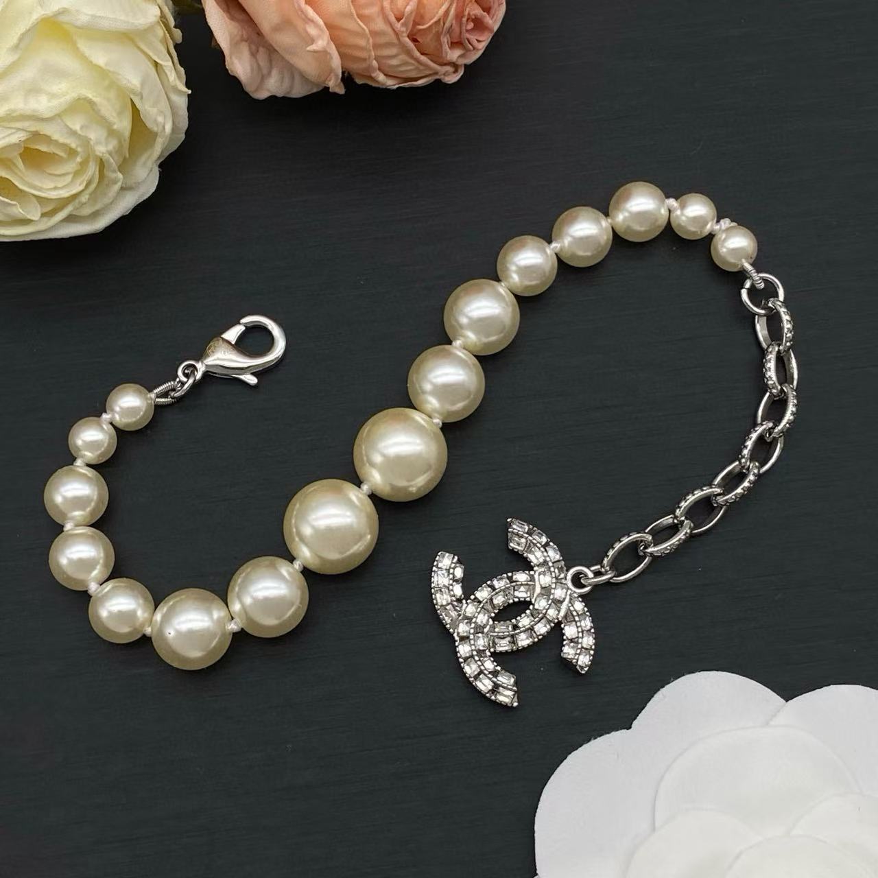 CHANE1 ダブルC パールブレスレット【50％割引+送料無料】