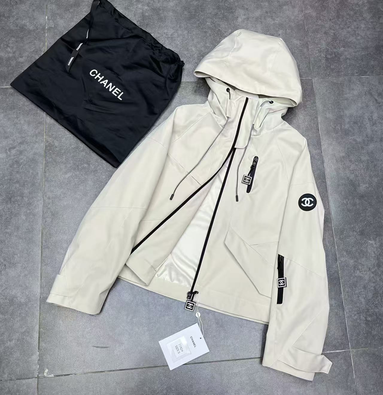 CHANE1 フード付きウィンドブレーカージャケット【50％割引+送料無料】