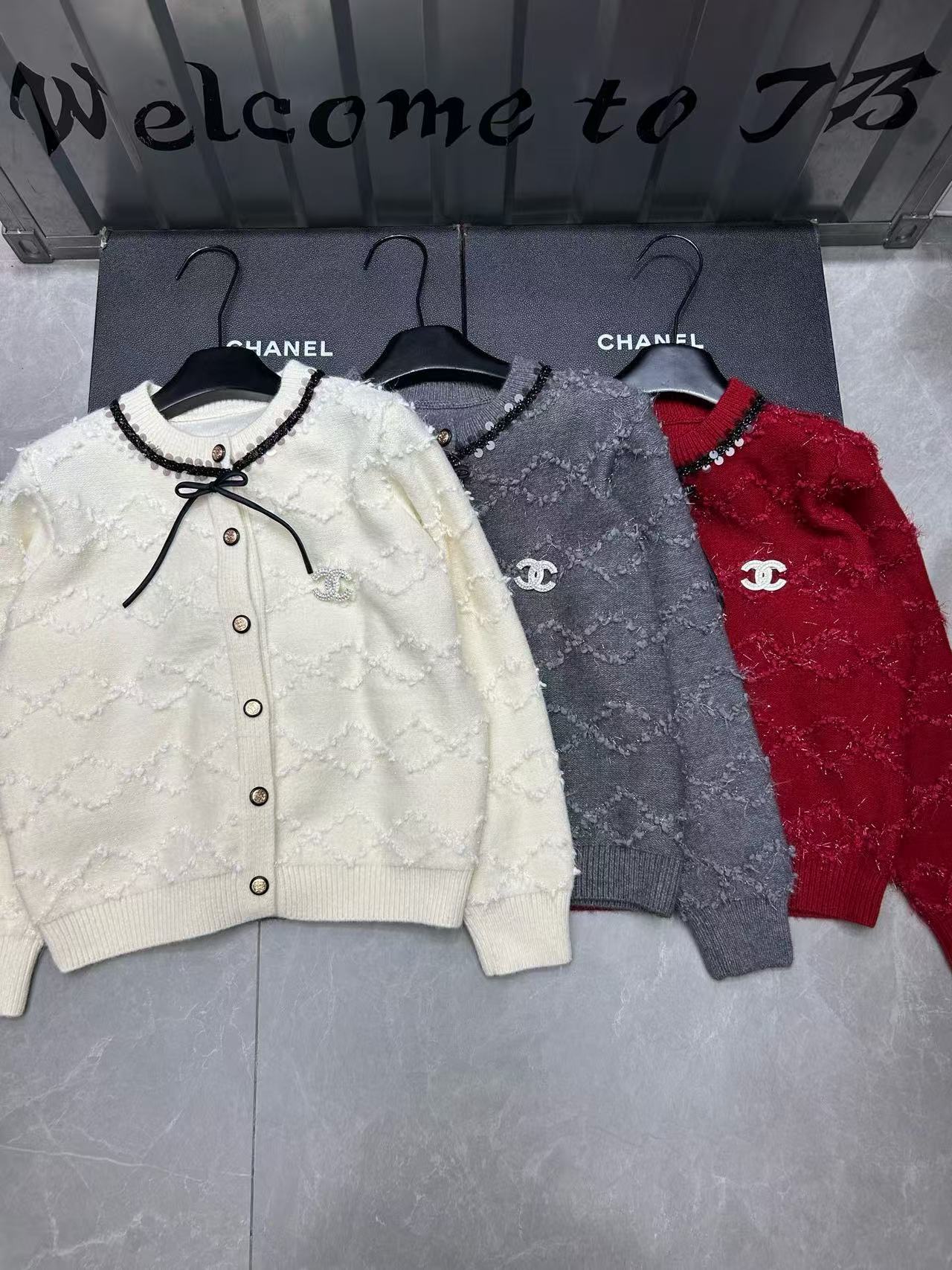 CHANE1 ブローチ付きウールカーディガン【50％割引+送料無料】