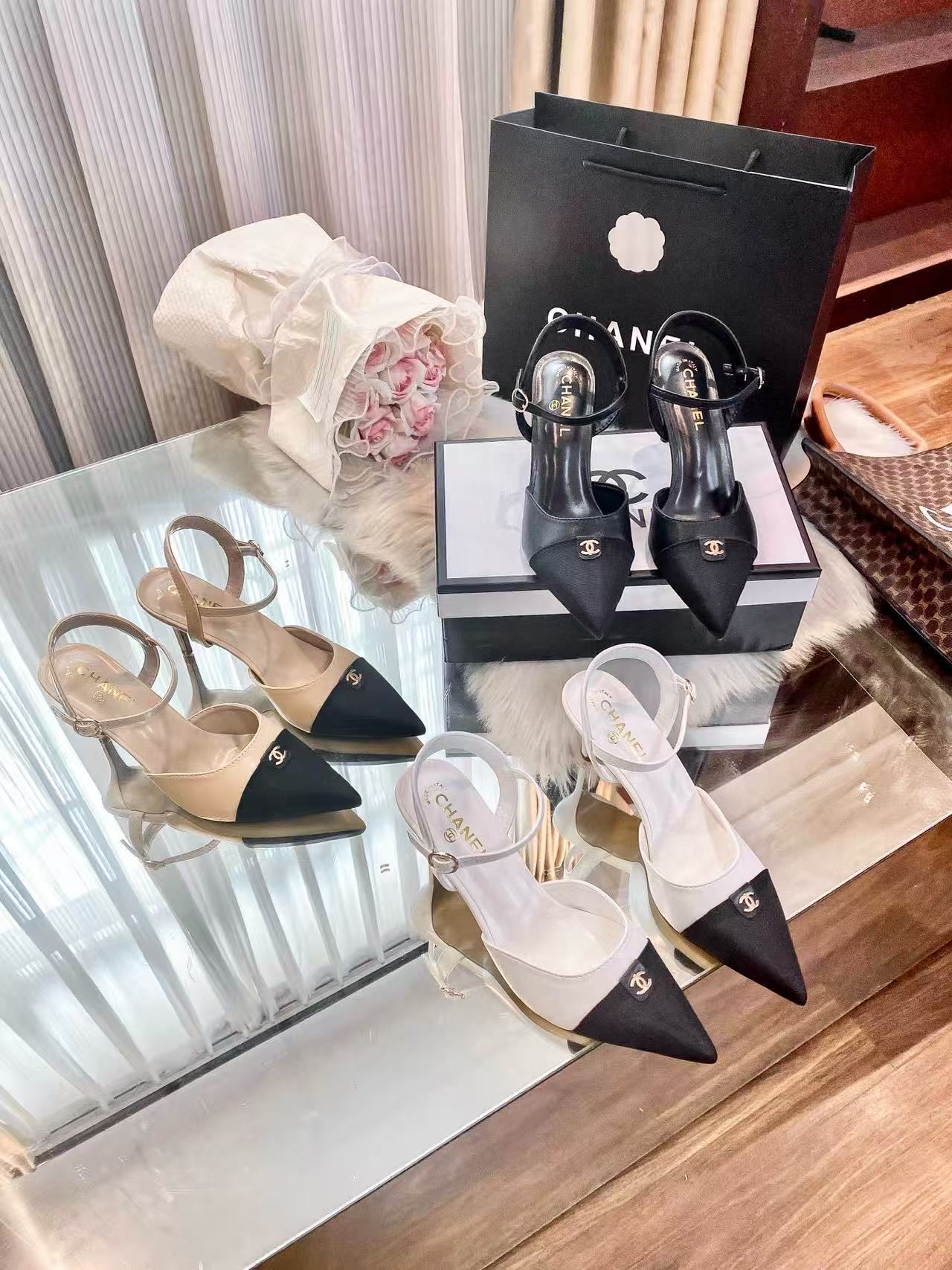 CHANE1 ダブルC ツートン ポインテッドトゥ ハイヒール【50％割引+送料無料】