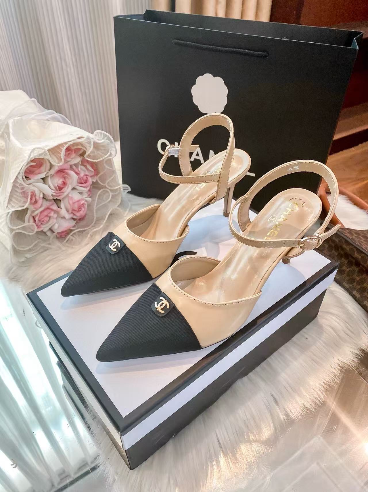 CHANE1 ダブルC ツートン ポインテッドトゥ ハイヒール【50％割引+送料無料】