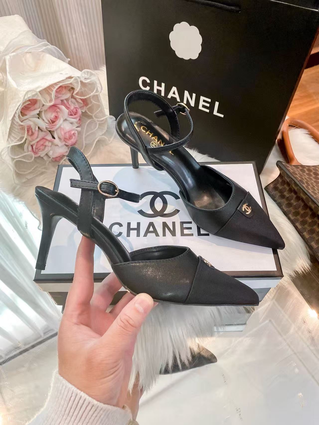 CHANE1 ダブルC ツートン ポインテッドトゥ ハイヒール【50％割引+送料無料】