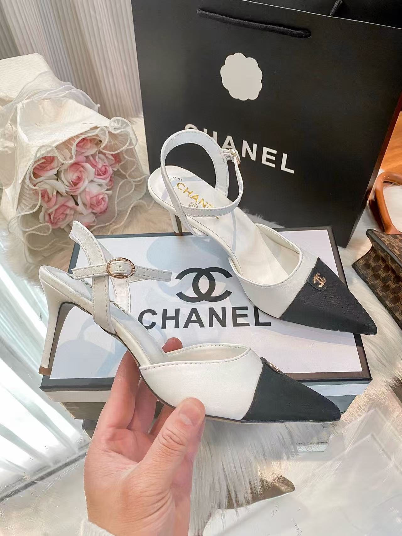 CHANE1 ダブルC ツートン ポインテッドトゥ ハイヒール【50％割引+送料無料】