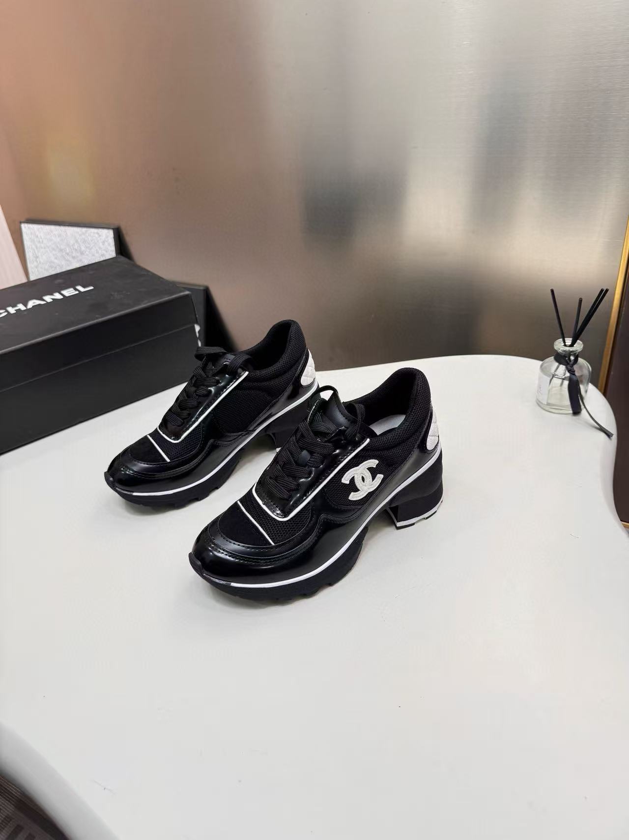 CHANE1 ダブルC 厚底カラーブロックスニーカー【50％割引+送料無料】