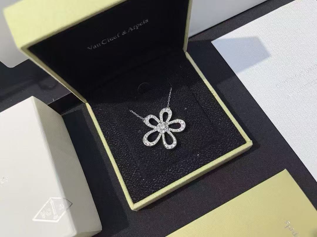 Van c1eef &Arpelsひまわりフルダイヤモンドネックレス【50％割引+送料無料】