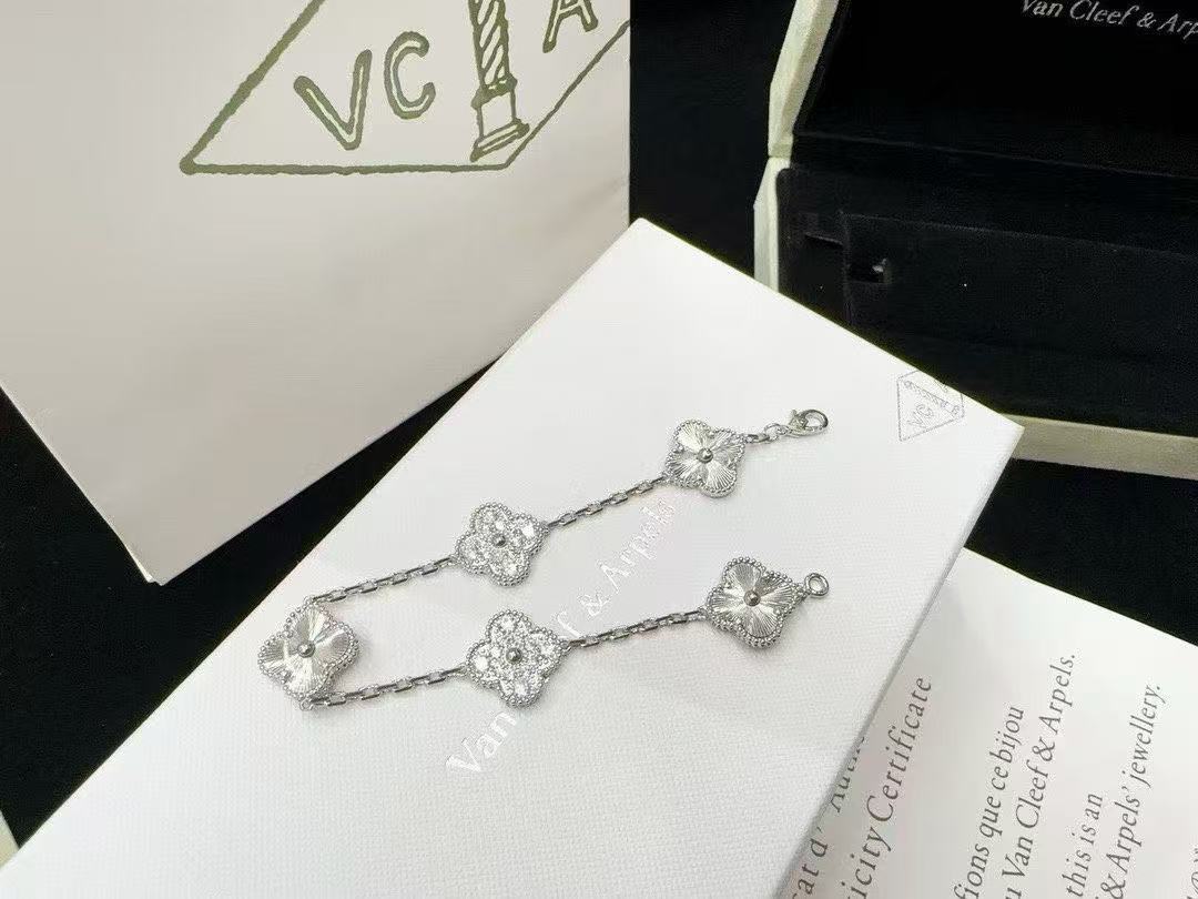 Van C1eef & Arpels 四つ葉のクローバー ブレスレット【50％割引+送料無料】