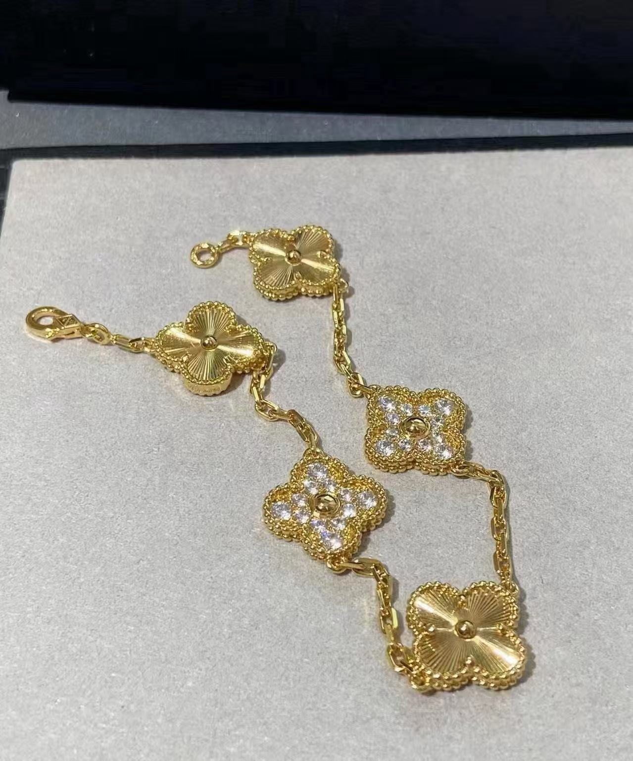 Van C1eef & Arpels 四つ葉のクローバー ブレスレット【50％割引+送料無料】