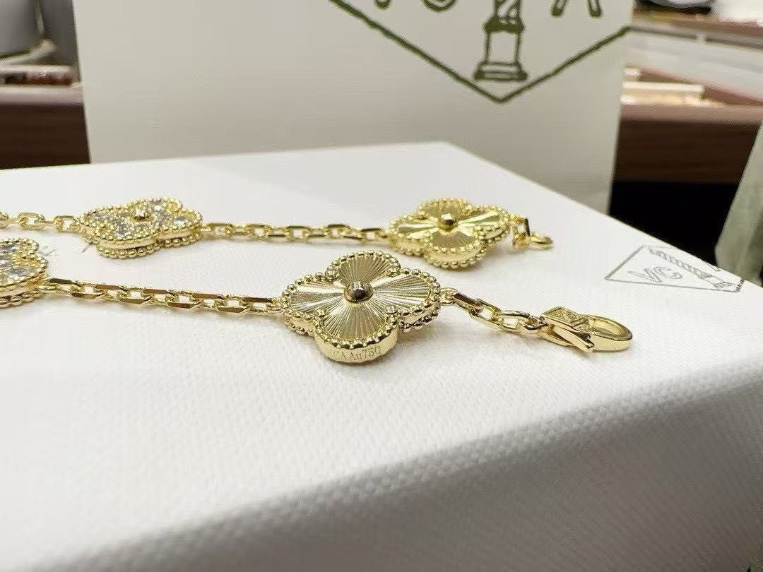 Van C1eef & Arpels 四つ葉のクローバー ブレスレット【50％割引+送料無料】