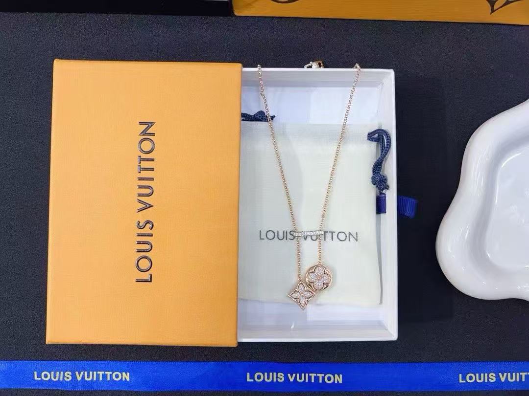 LV四つ葉のクローバーダイヤモンドネックレス【50％割引+送料無料】