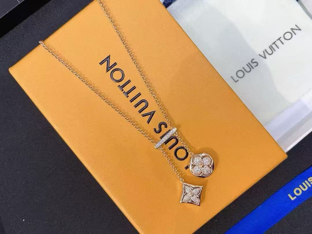 LV四つ葉のクローバーダイヤモンドネックレス【50％割引+送料無料】