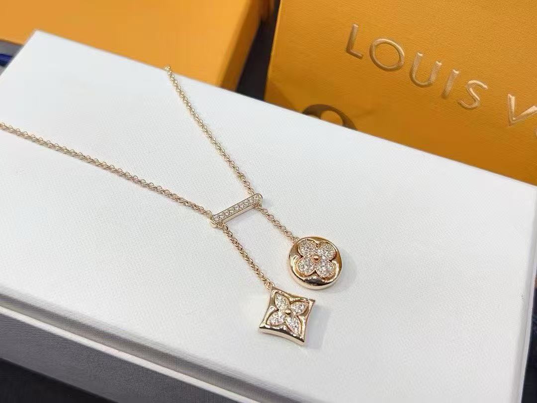 LV四つ葉のクローバーダイヤモンドネックレス【50％割引+送料無料】