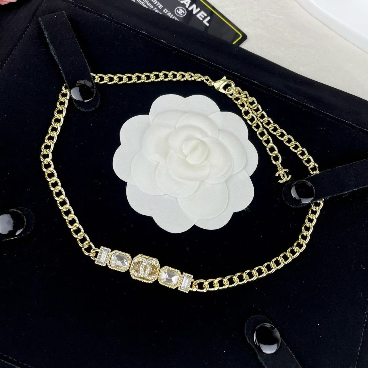 CHANE1 ダブルC ラインストーンネックレス【50％割引+送料無料】