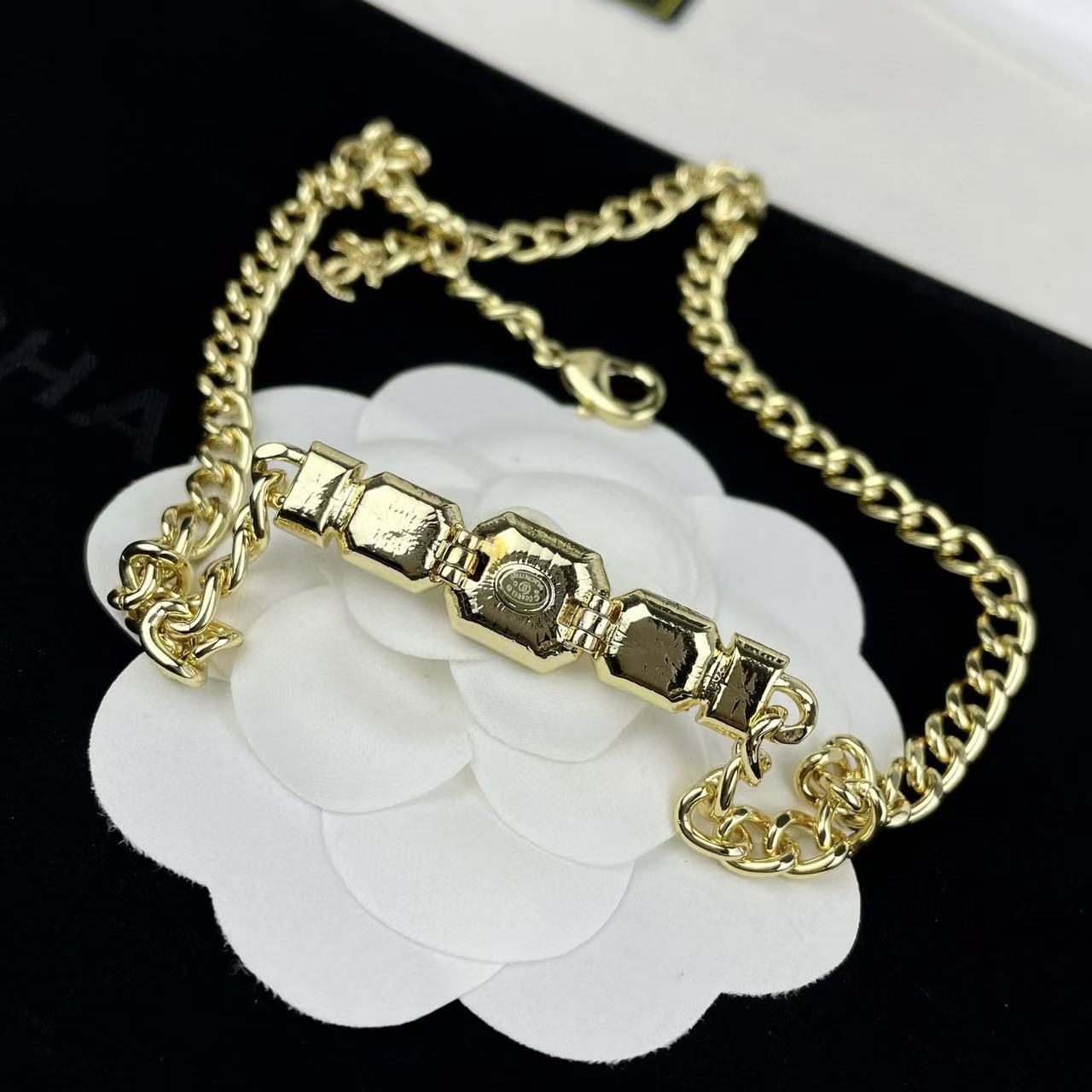 CHANE1 ダブルC ラインストーンネックレス【50％割引+送料無料】