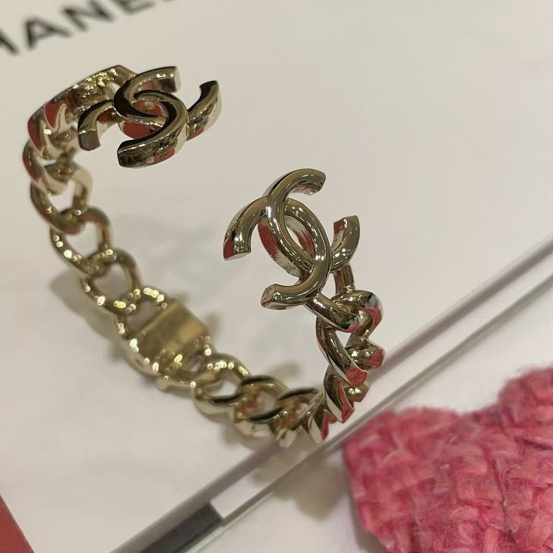 CHANE1 ダブルC ホローアウト オープンバングル【50％割引+送料無料】