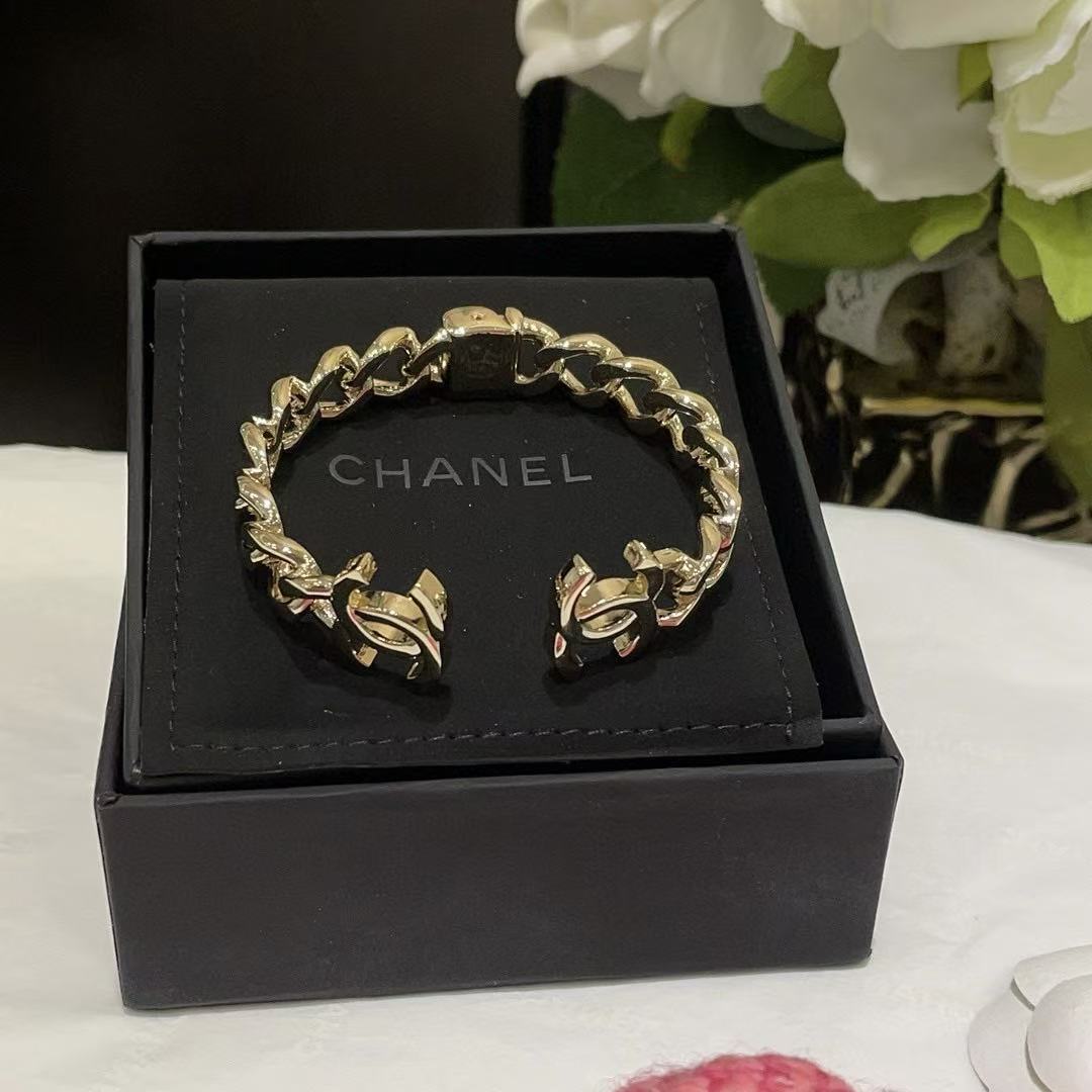 CHANE1 ダブルC ホローアウト オープンバングル【50％割引+送料無料】