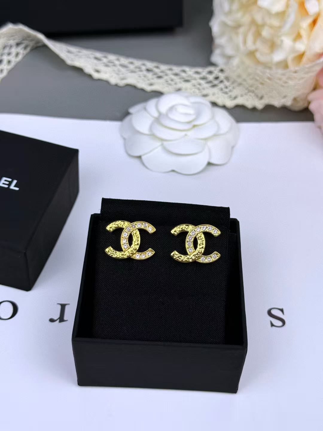 CHANE1 ダブルC ダイヤモンド スタッドピアス【50％割引+送料無料】