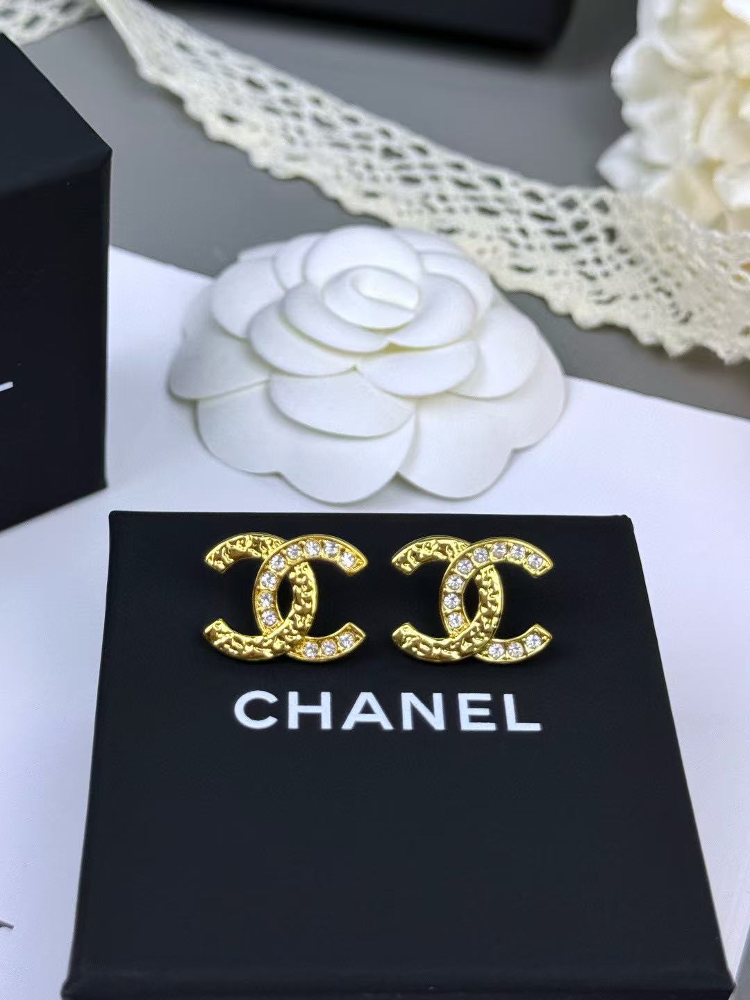 CHANE1 ダブルC ダイヤモンド スタッドピアス【50％割引+送料無料】