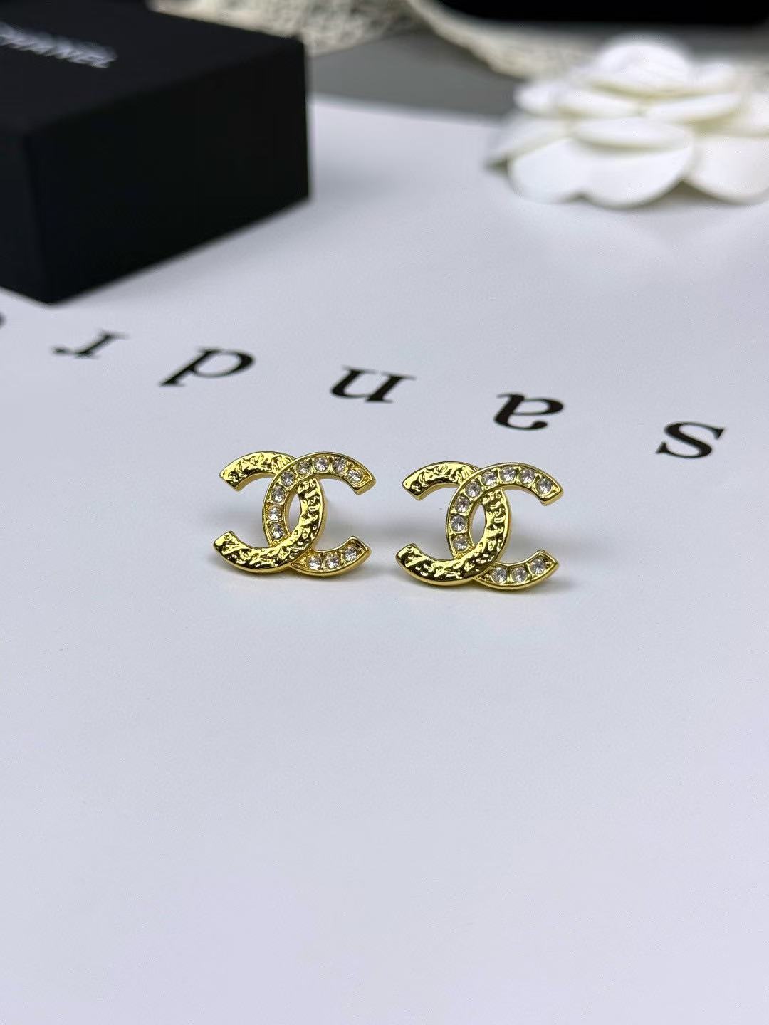 CHANE1 ダブルC ダイヤモンド スタッドピアス【50％割引+送料無料】